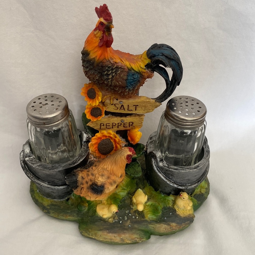 Salt & pepper holder